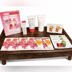 🌸 Clarins Deluxe Sample Beauty Bundle – Skincare + Lip Oils + Cleanser 🌸. New!